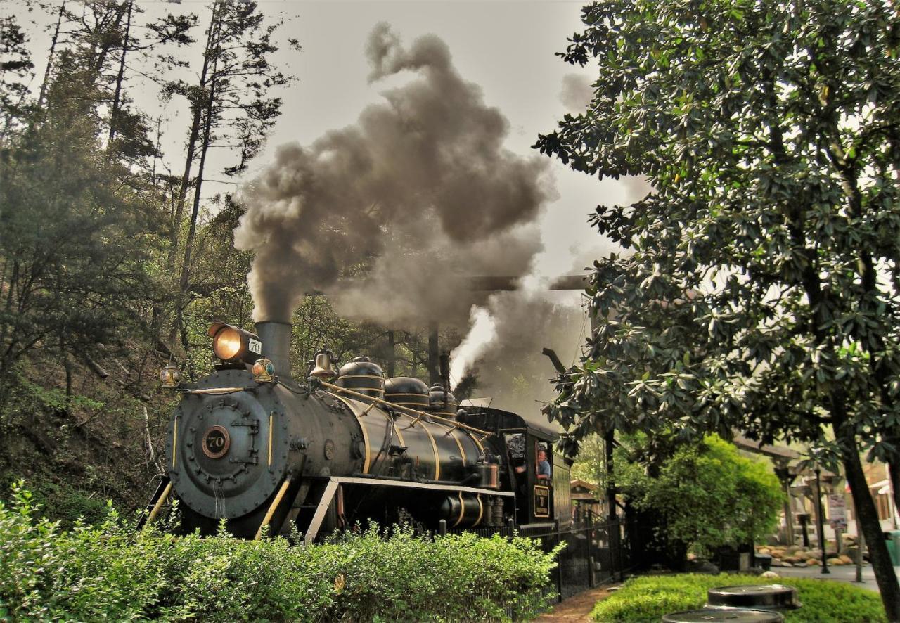 Ober Hideaway, Hot Tub, Wifi, 1089 Free Tickets Each Paid Day, Dollywood And More Гатлинбург Экстерьер фото