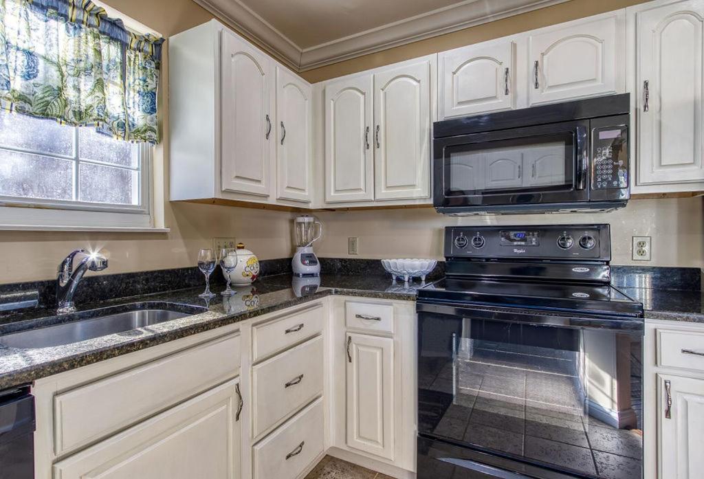 Ober Hideaway, Hot Tub, Wifi, 1089 Free Tickets Each Paid Day, Dollywood And More Гатлинбург Экстерьер фото